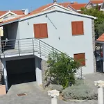 Nika Holiday home *