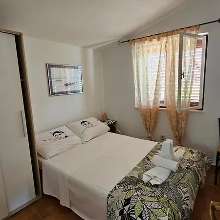 Nika * Tribunj (Sibenik-Knin)